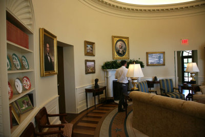 The Oval Office Replica