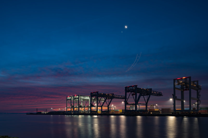 December 2015 : Boston dock, runway around the moon