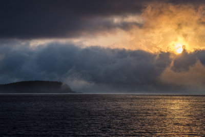 April 2014 : Sunrise over clouds, Bar Harbor