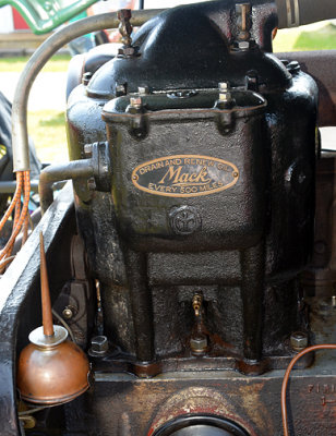 Mack Engine_7667.jpg