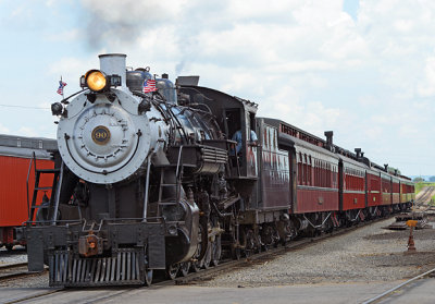 No 90 Approaching the Platform_8963.jpg