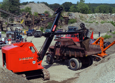 Loading Up_1381.jpg