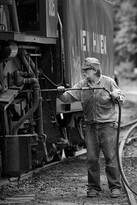 Washing the Ash Pan_2719.jpg