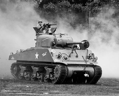 Sherman On the Move_2282.jpg