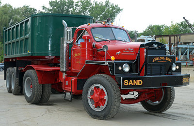 Mack with Dump Trailer_8675.jpg