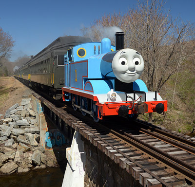 Thomas on the Trestle_8626.jpg