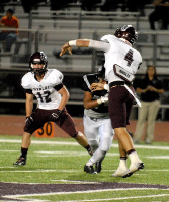 1010football 205footballweb.jpg