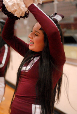 16lobosbb 133cheersweb.jpg
