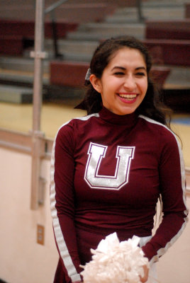 16lobosbb 138cheersweb2.jpg
