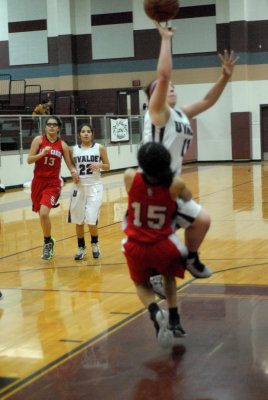 16lobosbb 208varsityweb.jpg