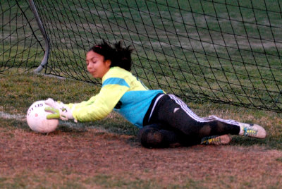 33soccer 019girlssoccerweb.jpg