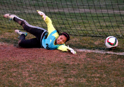 33soccer 021girlssoccerweb.jpg