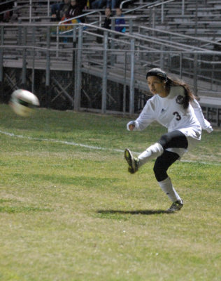33soccer 050soccerweb.jpg