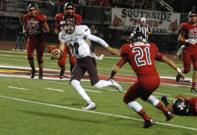 1030footballsouthside 098southfootweb.jpg