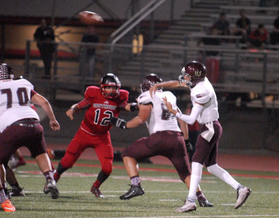 1030footballsouthside 074southfootweb.jpg