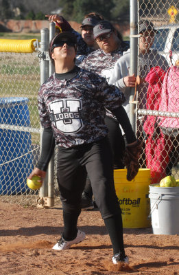 26sports 011softbal6.jpg