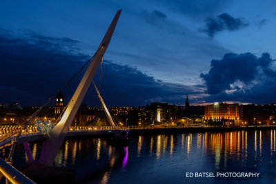 Derry's impressive Peace Bridge at dusk