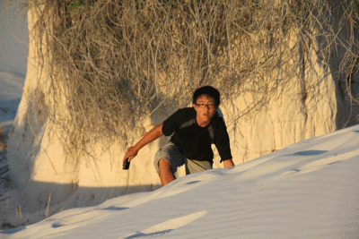 climbing-in-the-white-sands.gif