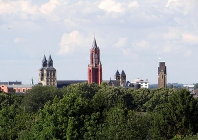 The towers of St. Servaas en St. Janskerk 