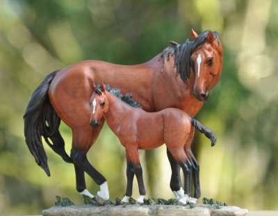 China polyresin Mare and foal.jpg