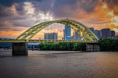Cincinnati Skyline - Daniel Carter Beard Bridge