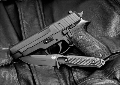 p220_black_white_01_3835.jpg