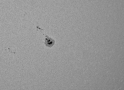 Sun In Visible and H-alpha Toggle: 3/28/15