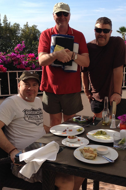 0984 The guys by the pool