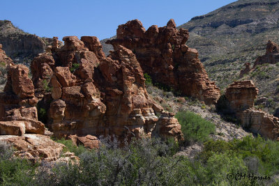 7480 Red rock formations.jpg