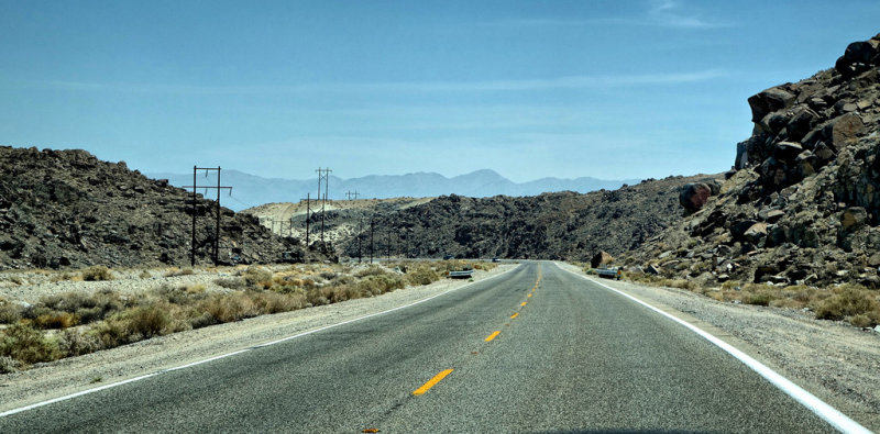 Headin to Death Valley HDR DSC03881.jpg