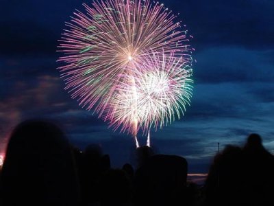 2004-07-24<BR>Harborfest<BR>Grucci Fireworks<BR>Oswego, NY<BR>5 Minute<BR>VIDEO