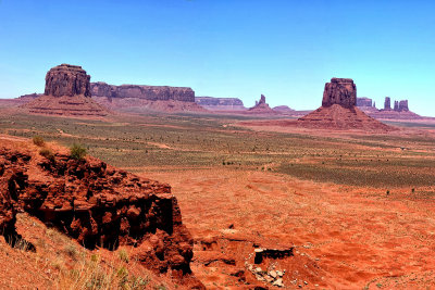 Monument Valley Portrait Pano.jpg