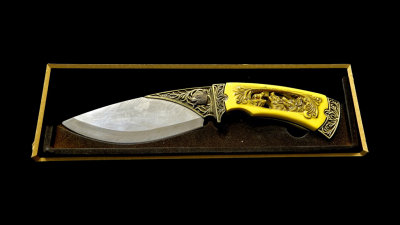 Knife 00425 .jpg