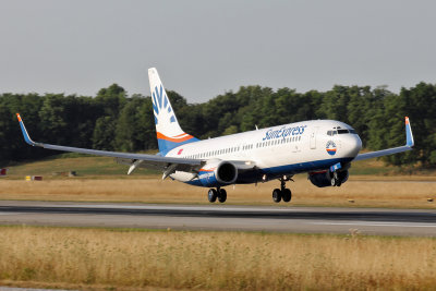 70142_B737_SunExpress_BSL13