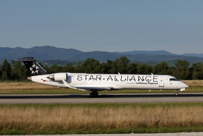 70250_CRJ700_LHStaralliance_BSL13
