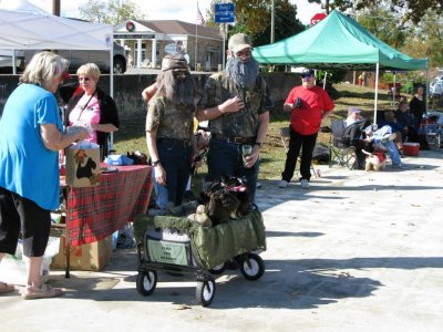 Duck Dynasty Vicki Jim Abby Toby Benson Susan Friend 1426284.jpg