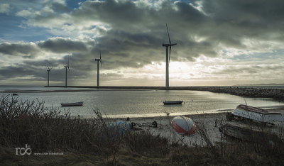 Windmills near the sea / Vindmøller ved havet