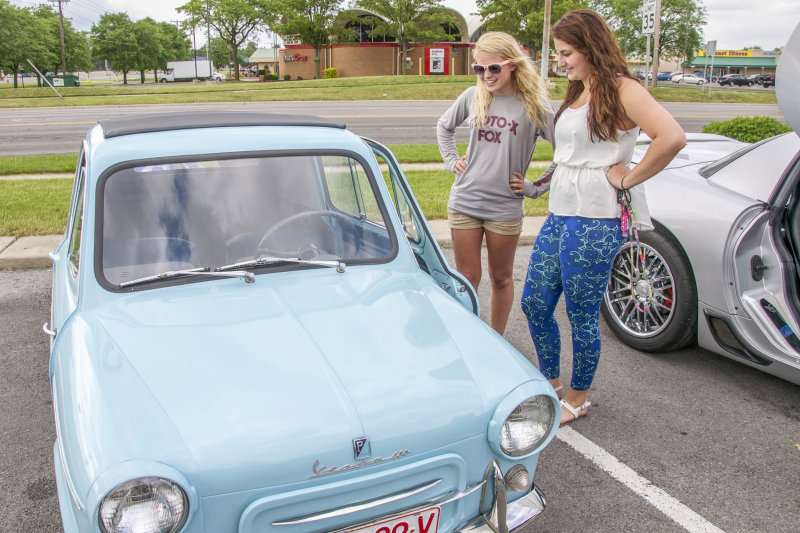 _DSC0766_Italy Car_Girls_Edited.jpg