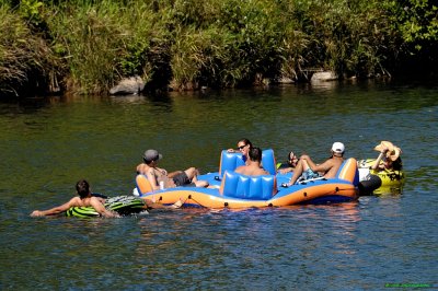 Rafting on the willamette river