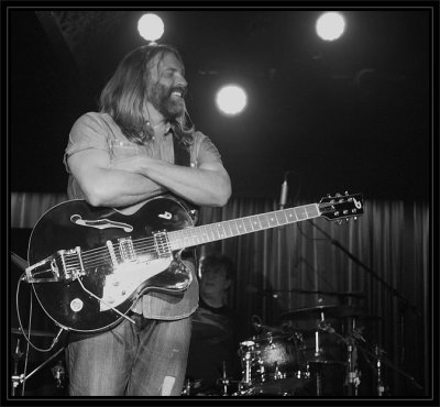 Scott Bernard leading guitarist for Kenny Loggins 