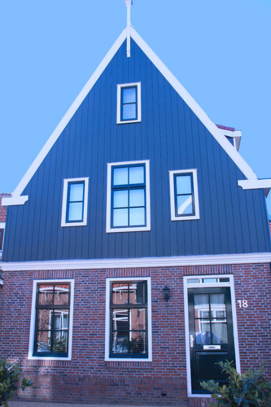 Volendam houses