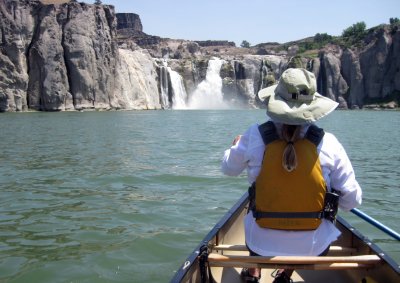 Lisa Maxwell approaching Idaho's Shoshone Falls