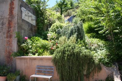 Garden Area in Front of Surgeons house B&B Jerome AZ