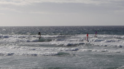 Colourful surfers on the Mighorn