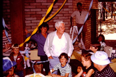 Uncs_80th_party_1985-5.JPG