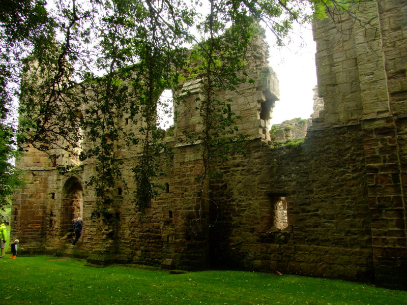 Spofforth  Castle / 2