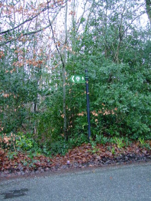 Sign  at  the  top  of  the  link  to  River  Hill.