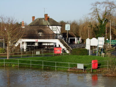 The  Anchor  Pub , at  the  start  of  the  canal.