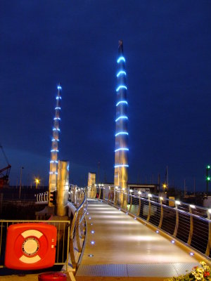 The  Harbour  Bridge  at  night.