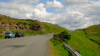 the  old  road  above  Blackhause  Sike.